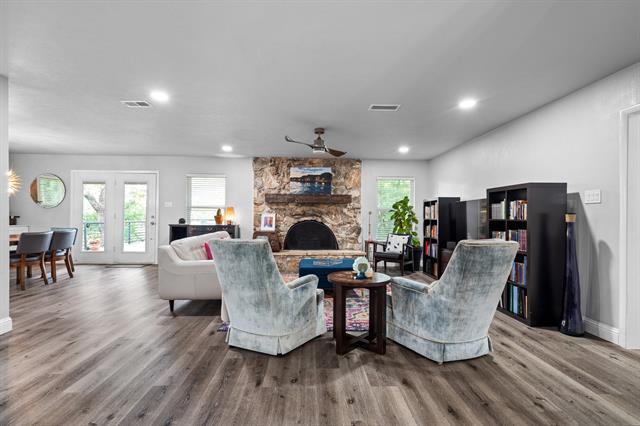 Building Photo - 3417 Shady Oaks Dr