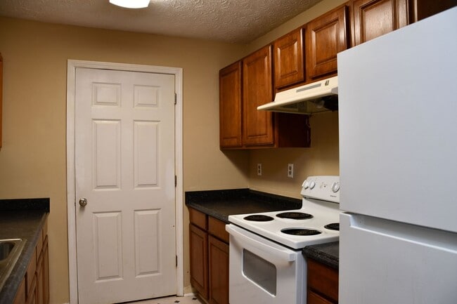 Photo - 9301 Waldrop Pl (Decatur, GA) House