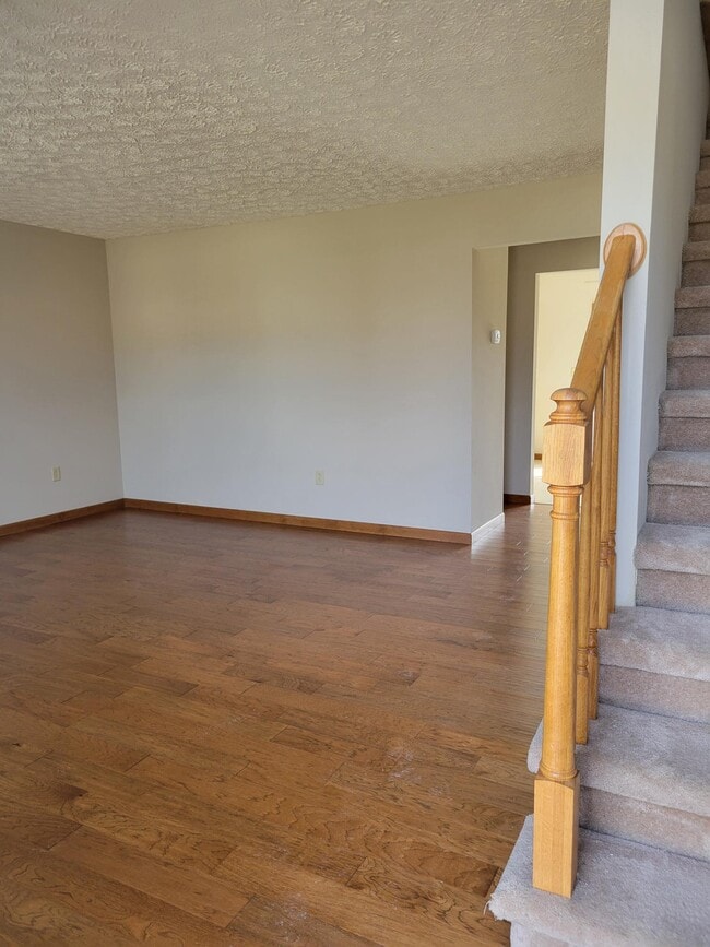 Building Photo - 482 Parkside Commons Ct