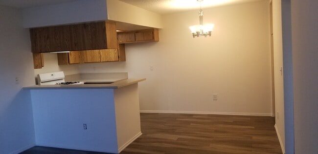 Building Photo - 3841 Franklin Ave