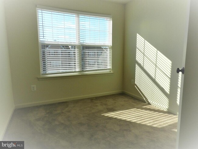 Building Photo - 2205 Mallard Landing Dr