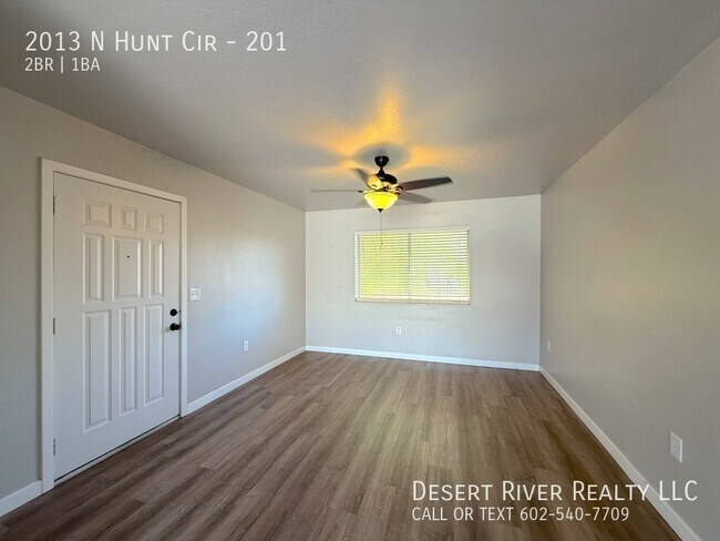 Foto del edificio - 2013 N Hunt Cir