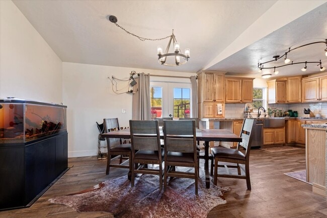 Building Photo - 15916 Hill Top Cir