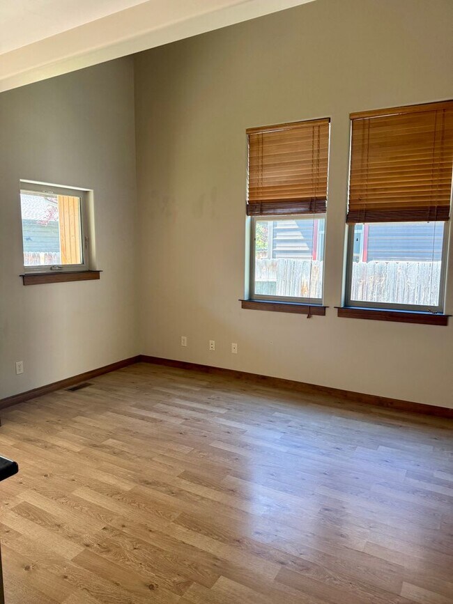 Foto del edificio - 3 Bed 2 Bath in Bozeman