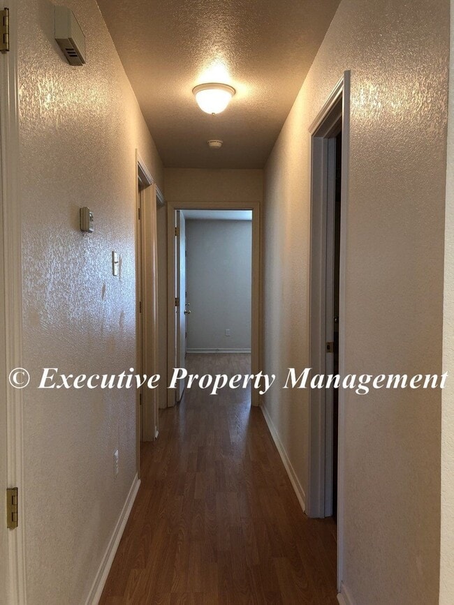 Building Photo - 314 Janelle Dr