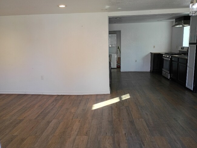 Foto del edificio - 2152 Moore Ave