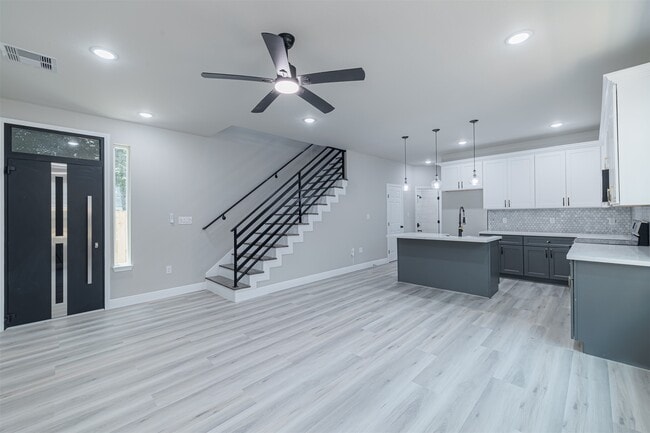 Foto del edificio - 936 South Ln