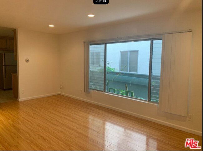 Living Room - 922 S Bedford St