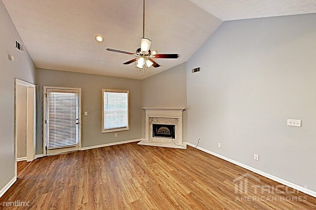Foto del edificio - 205 Highgrove Dr