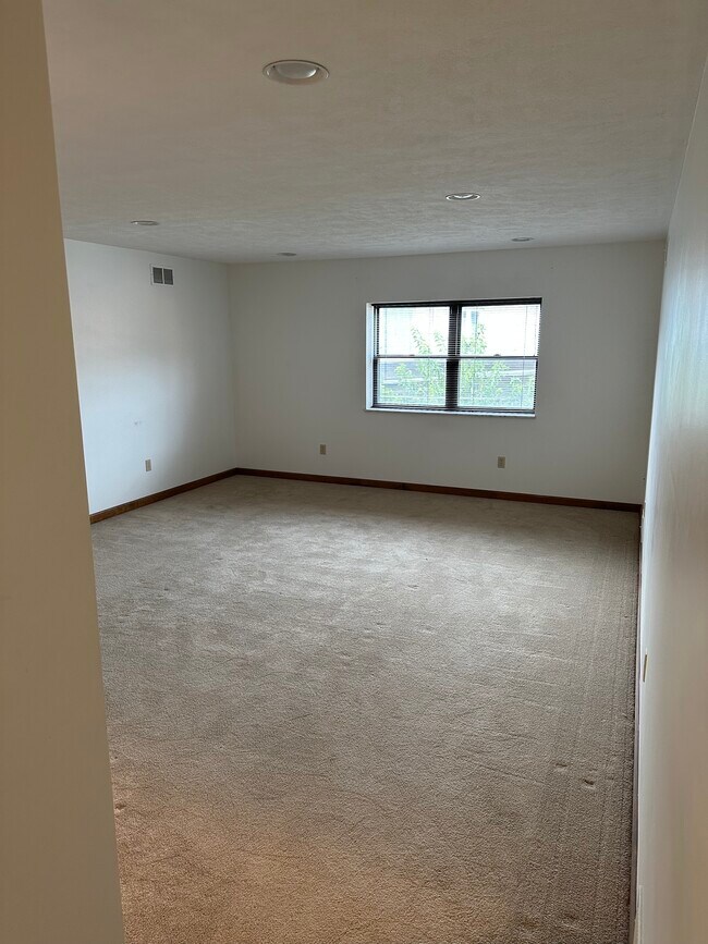 Living Room - 64 Bridge St