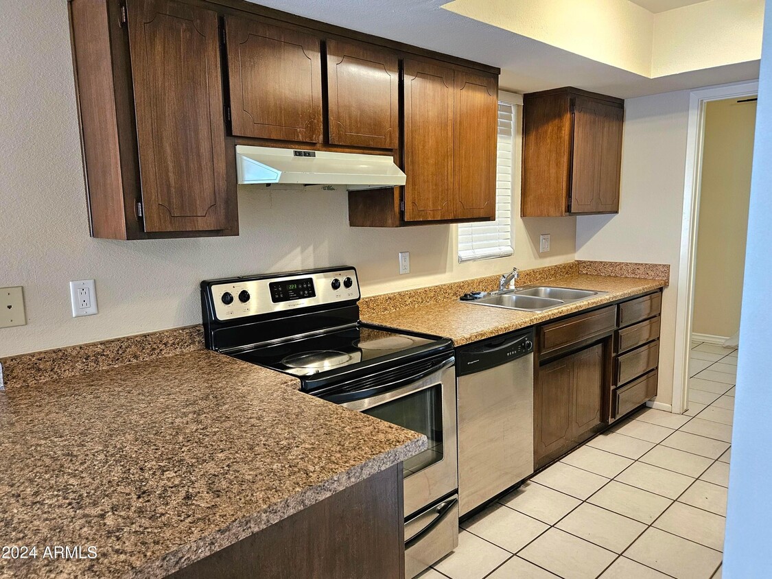Foto principal - 5203 S Monaco Dr