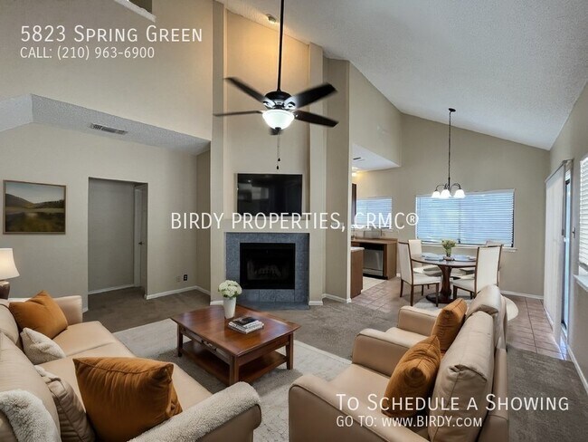 Foto del edificio - Two-Story Home in Spring Creek Forest with...