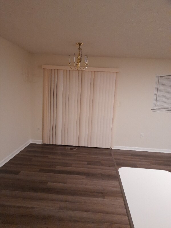 Foto del edificio - 2705 Claybrooke Dr