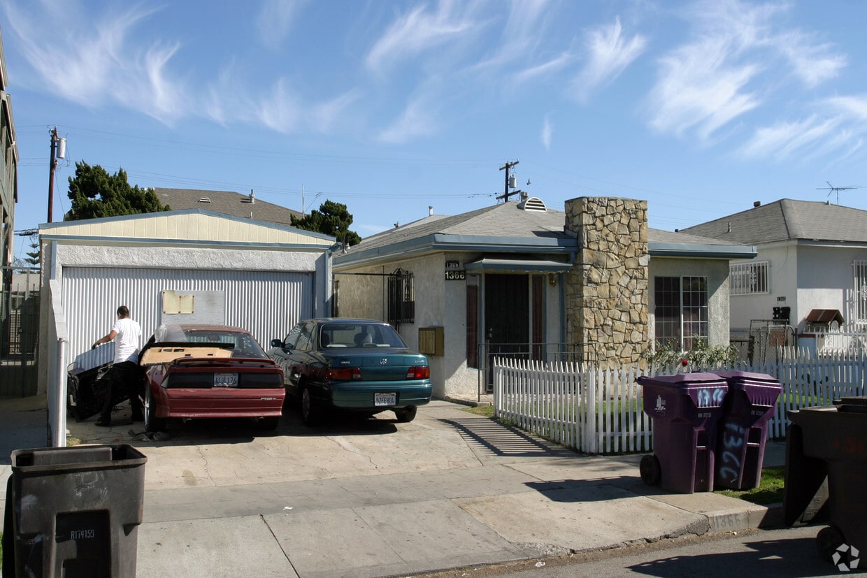 Building Photo - 1366 Junipero Ave