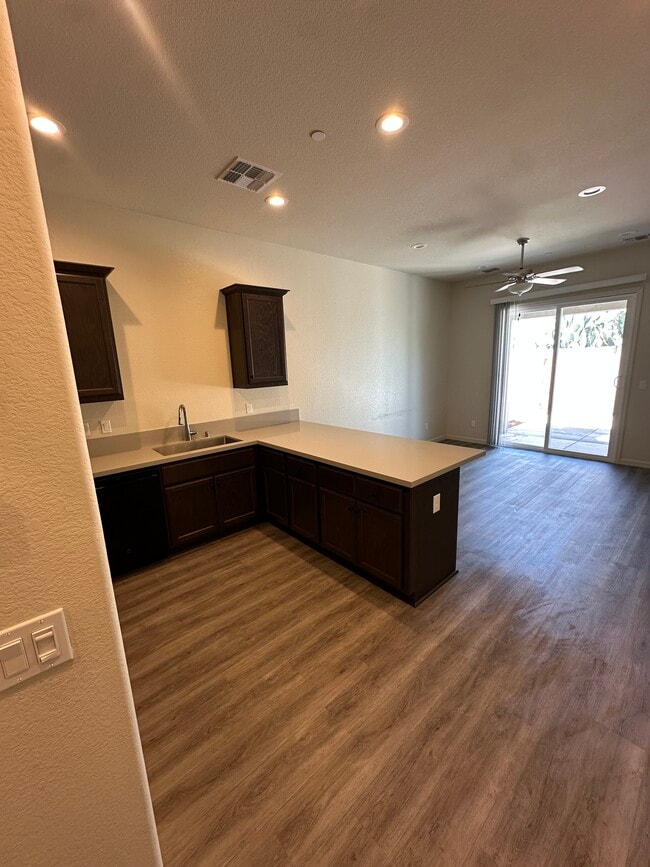 Building Photo - 6200 Chavez Ct