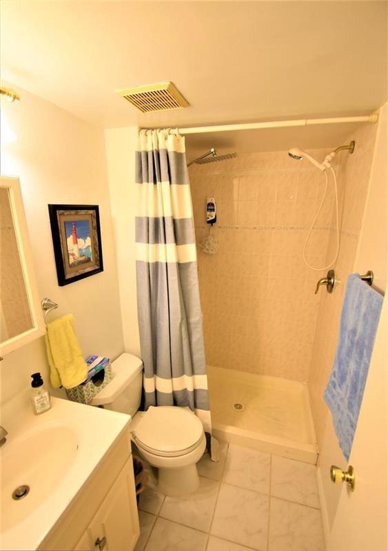 Foto del edificio - Spacious 2bed 2bath condo in a great location