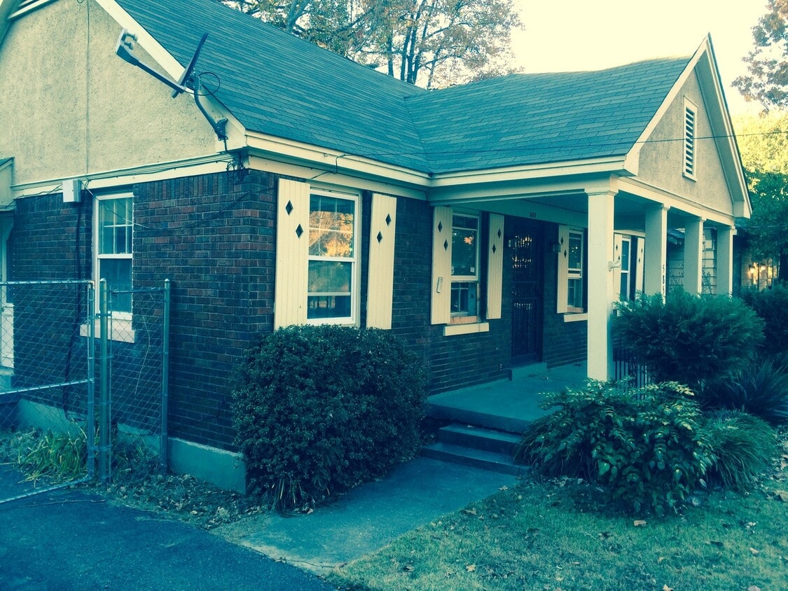 Primary Photo - 1 bed, 1 bath unit in Vollintine Evergreen...