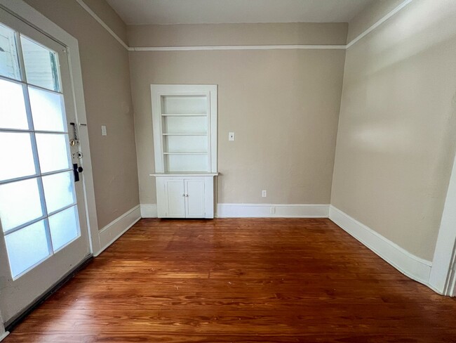 Building Photo - 1BR/1BA UPDATED Apartment in Duck Pond Are...