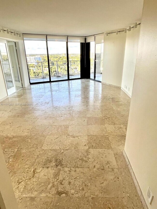 Building Photo - 4000 Towerside Terrace