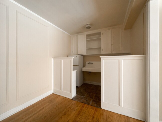 Foto del edificio - 1211 W Elmdale Ave