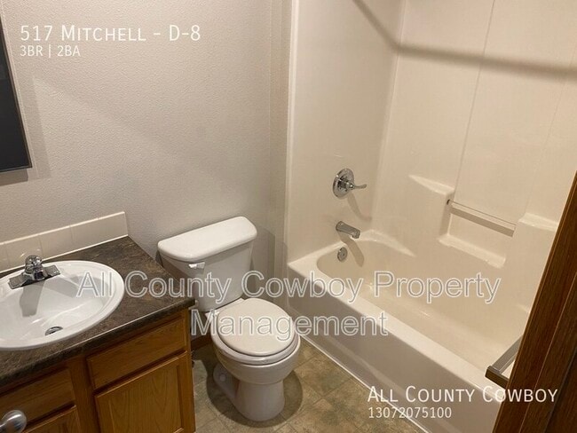 Building Photo - 517 Mitchel