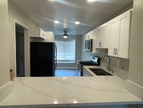 Building Photo - 1145 N Broadway