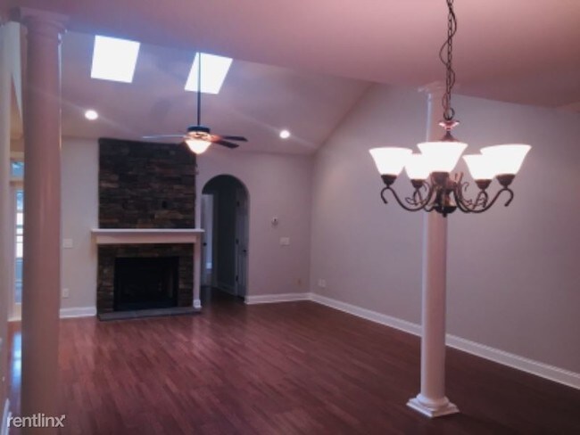 Building Photo - 3 br, 2 bath Townhome - 800 Sydney Shores Ct
