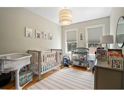 Foto del edificio - 770 E 3rd St