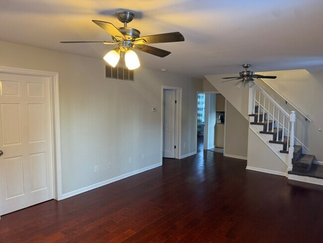 Foto del edificio - 85 Lawn Park Ave