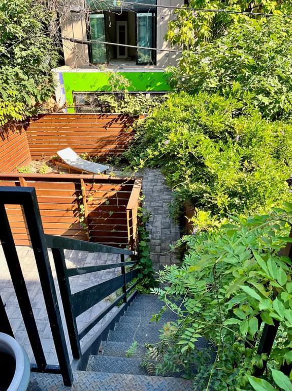Building Photo - 2 bedroom in New York NY 11206