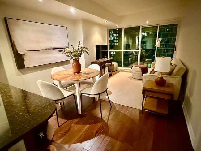Photo du bâtiment - 445 Laurier Av W