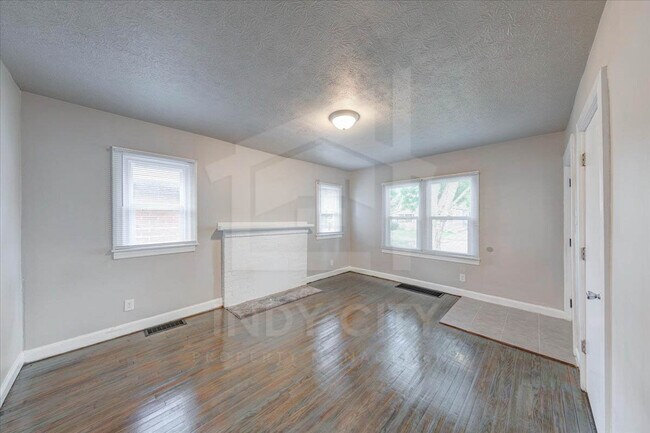 Building Photo - 4430 Crittenden Ave