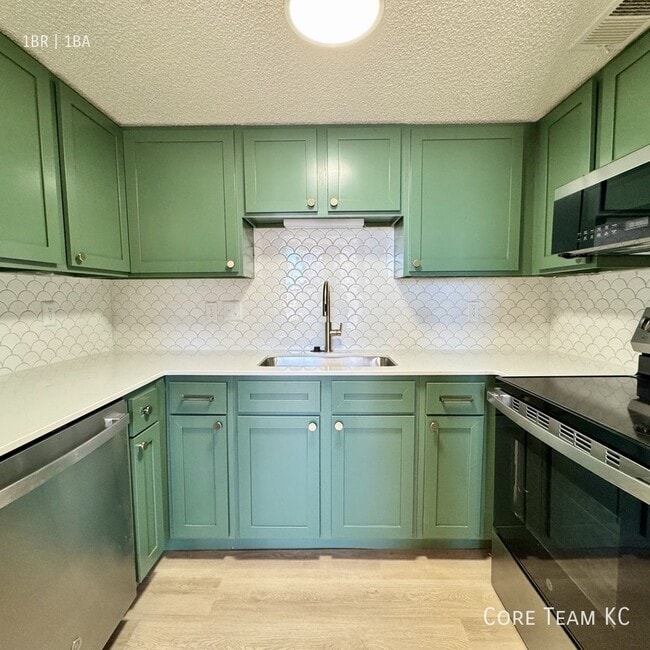 Building Photo - 235 Ward Pkwy