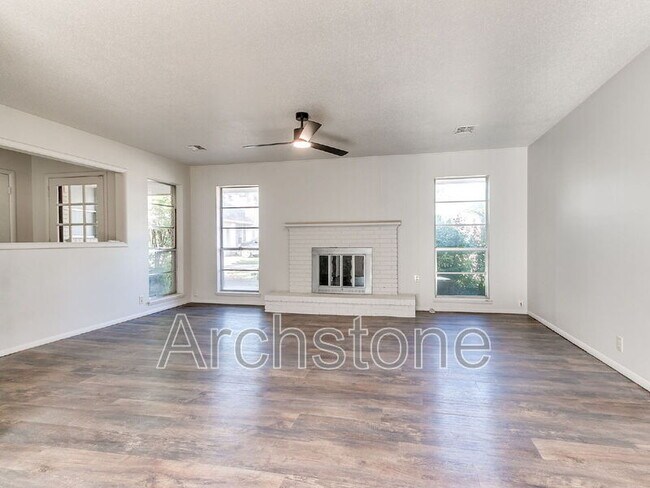 Building Photo - 4504 NW 26th St