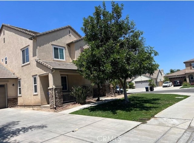 Foto del edificio - 8003 Bluff View Ln
