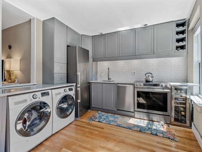 Building Photo - 19 Charter St