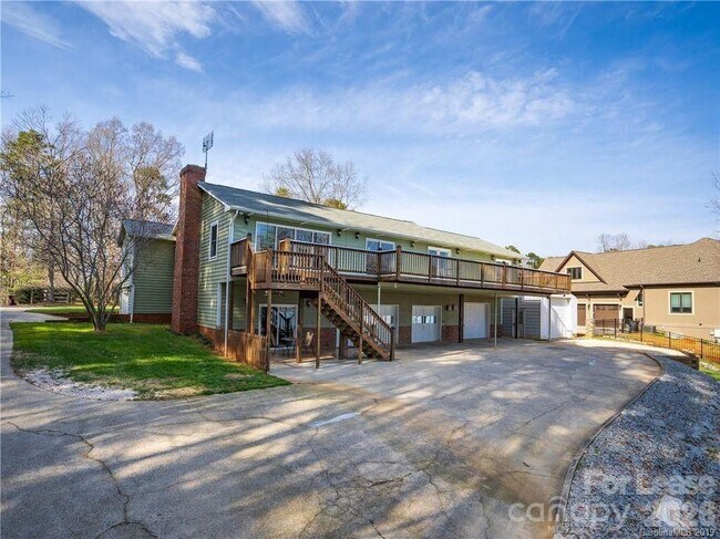 Foto del edificio - 8502 Pine Lake Rd