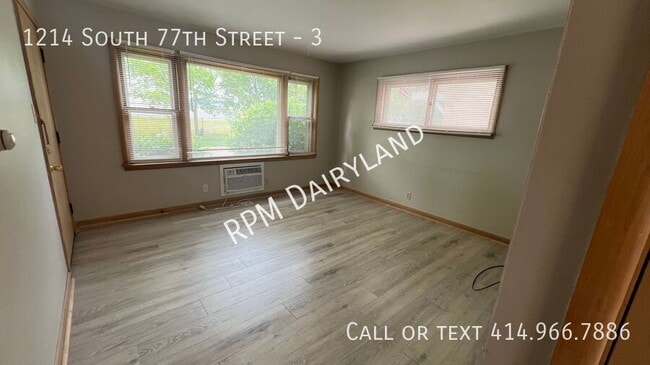 Foto del edificio - 1214 S 77th St