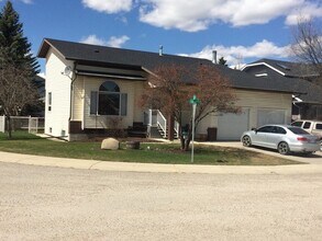 Building Photo - 5724-5758 58 Ave