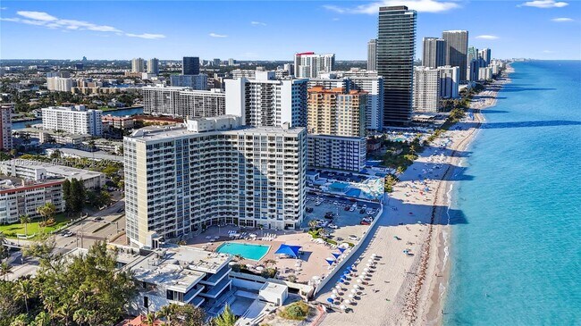 Foto del edificio - 3180 S Ocean Dr