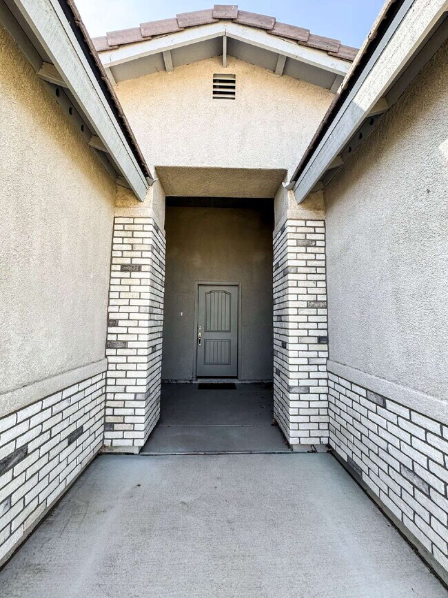 Foto del edificio - "Spacious 4-Bedroom, 2-Bathroom home in Prime Yuma!"