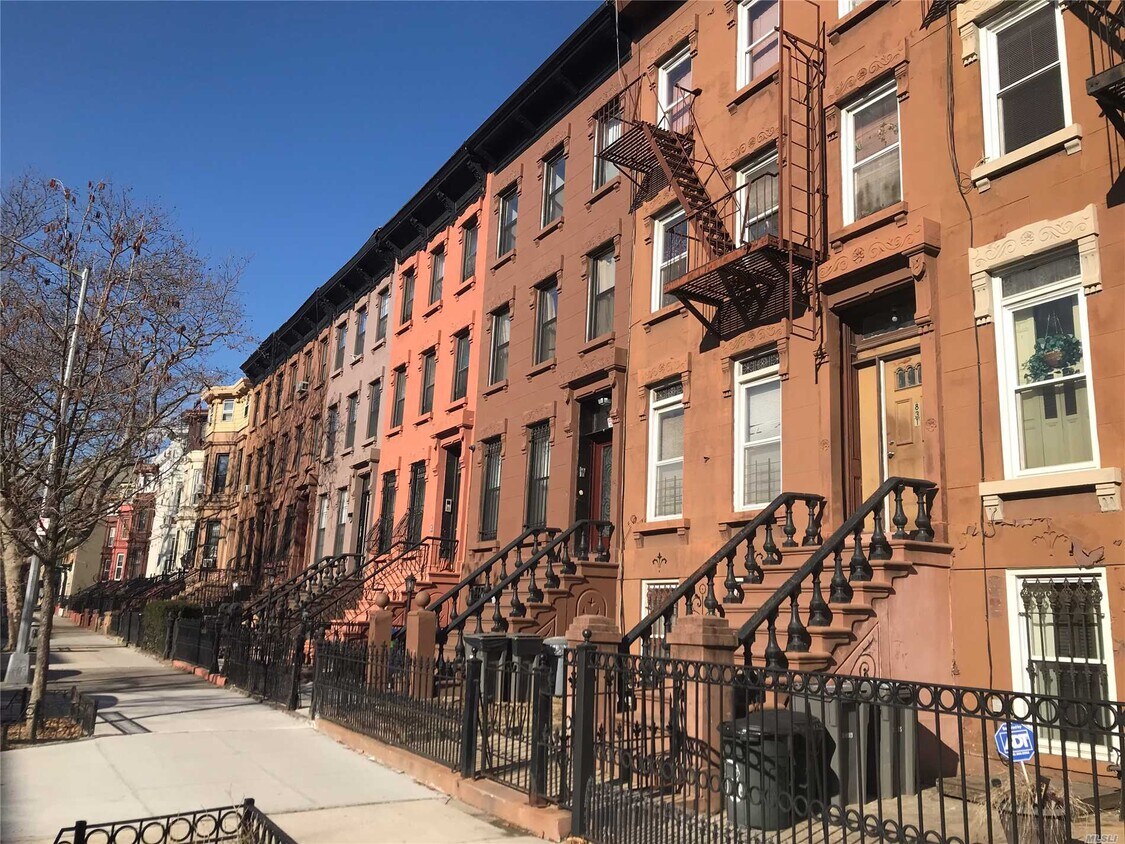 833 Putnam Ave, Brooklyn, NY 11221 Townhome Rentals in Brooklyn NY