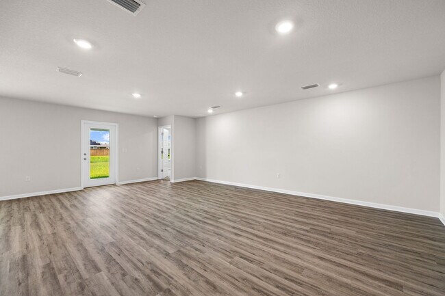 Building Photo - 7337 Morningside Dr