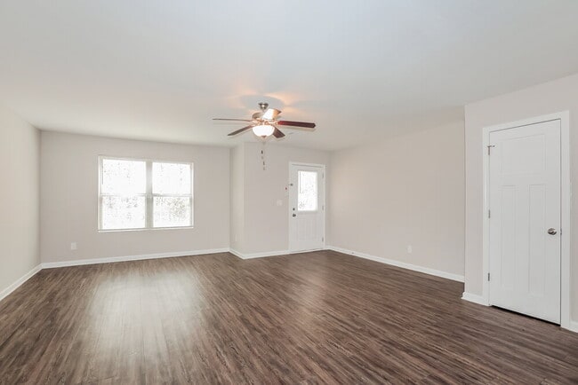 Foto del edificio - 6364 Avery St SW