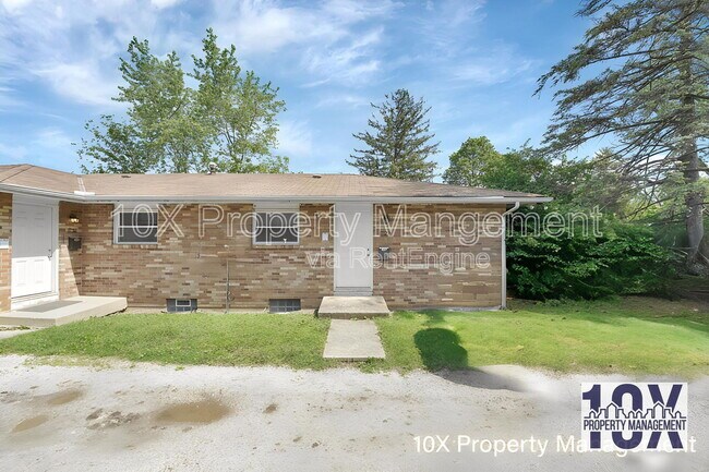 Building Photo - 1729 Elaine Rd
