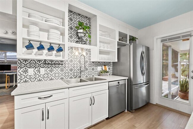 Foto del edificio - 818 37th Ave NE