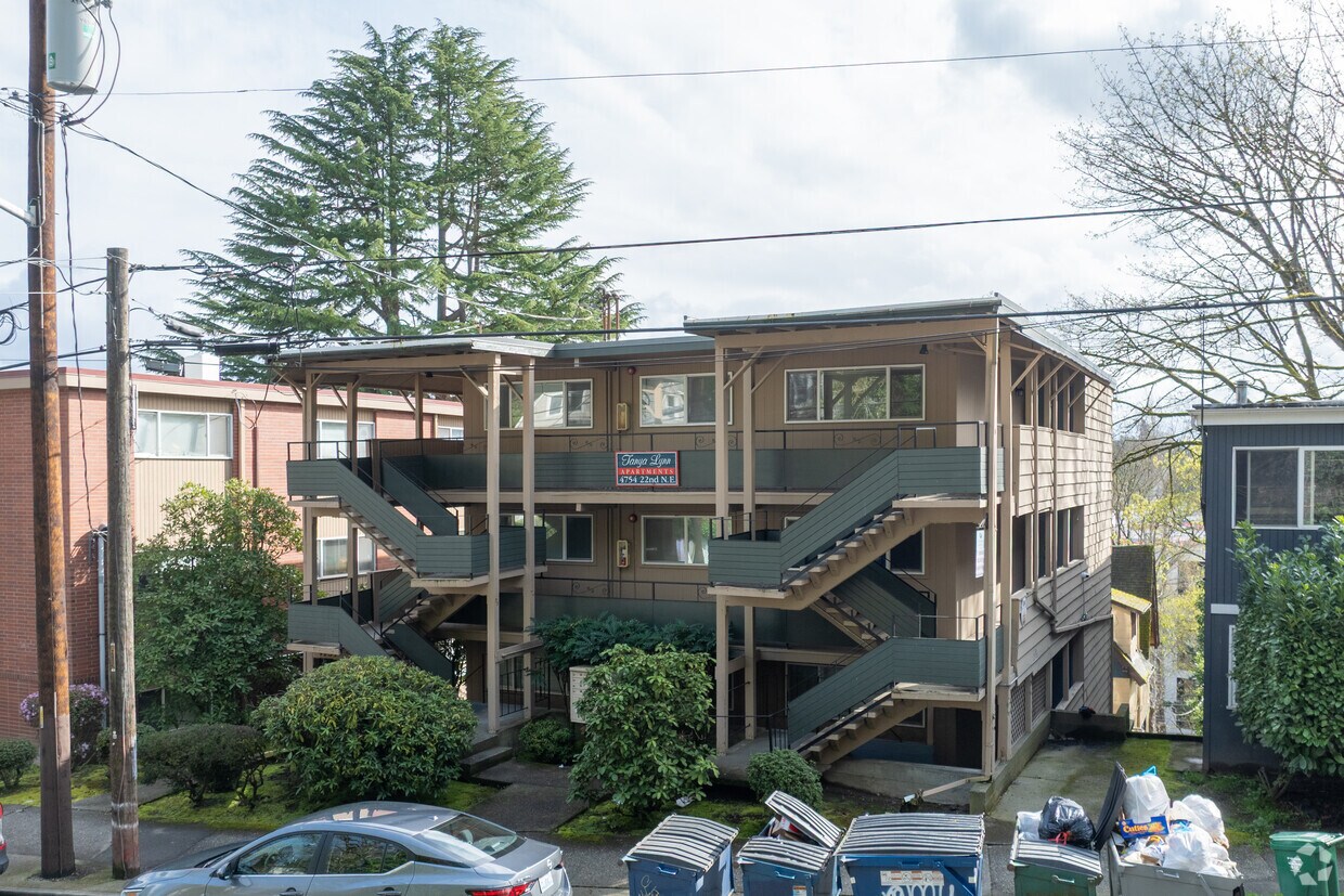 Primary Photo - Tanya Lynn Apartments