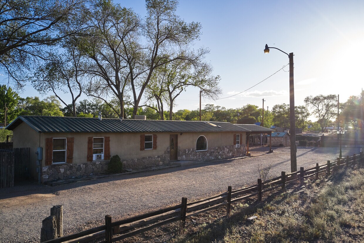 Primary Photo - 9314 Guadalupe Trail NW