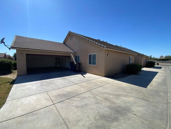 Building Photo - 2109 Bella Oaks Dr