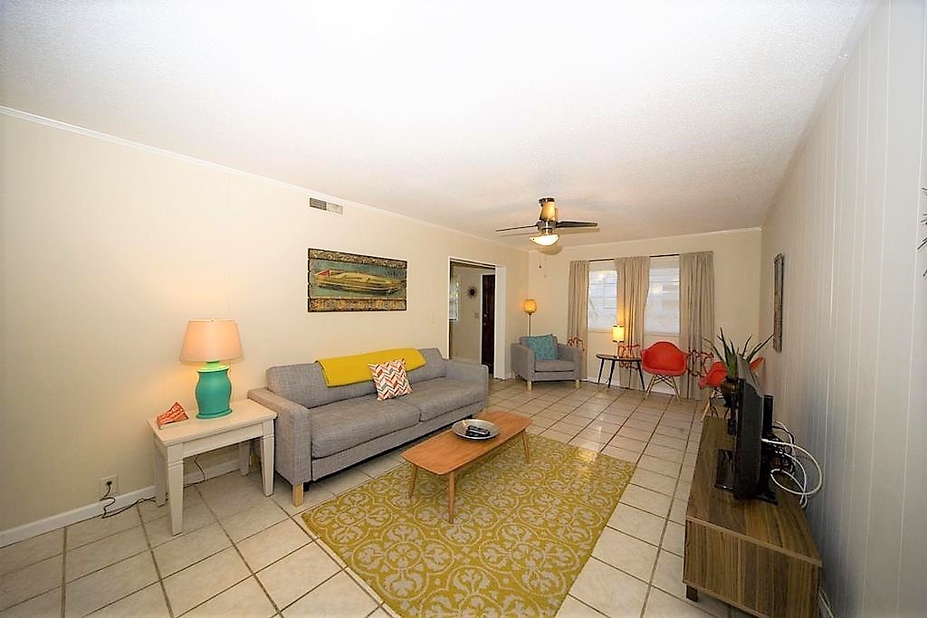 Primary Photo - 120 W Erie Ave